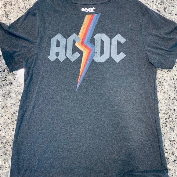 Other - 🎄🎁2/$13 A/C D/C Graphic T-shirt